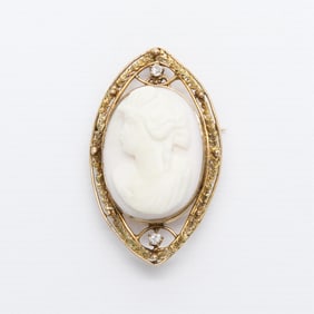 10k Shell Cameo Brooch with Diamonds