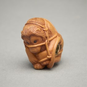 Susan Wraight "Aslan Bound" Carved Ojime