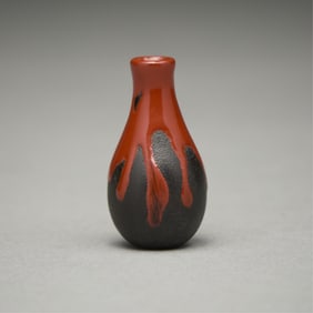 Tomizo Saratani "Vase" Lacquer & Ebony Ojime