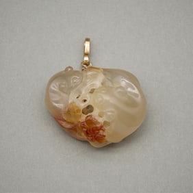 Chinese Qing Agate Pendant of Two Cats