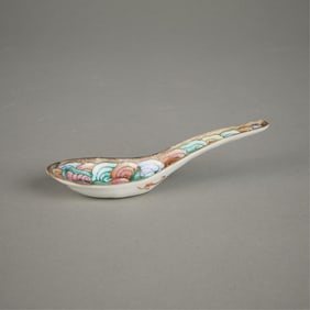 Chinese Qing Foo Dog Porcelain Spoon