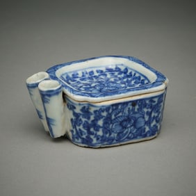 19th c. Chinese Blue & White Porcelain Box