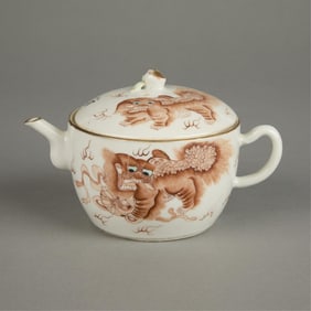 Chinese Qing Iron Red Porcelain Foo Dog Teapot