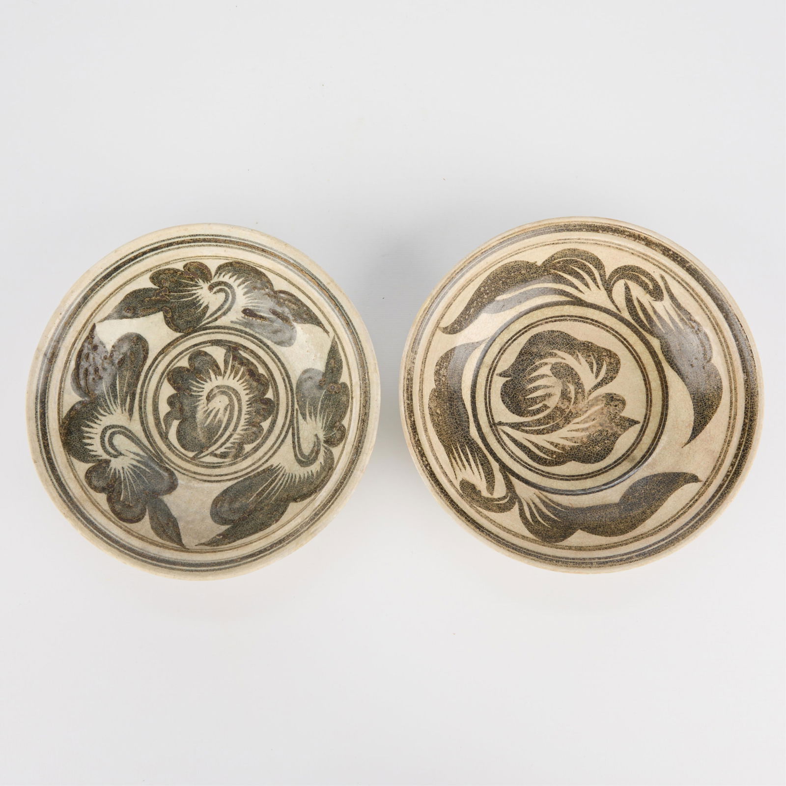 2 Thai Kalong Lotus Stoneware Dishes (1 of 4)