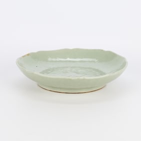 Chinese Celadon Lotus-Form Charger Qing