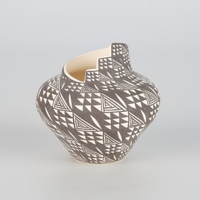 Sheryl Sanchez Acoma Pueblo Vase