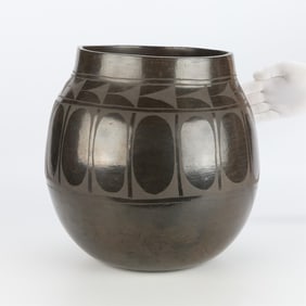 Large Pueblo Blackware Olla Jar