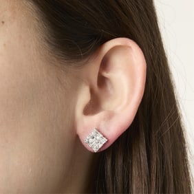 18k White Gold Diamond Studs