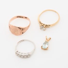 4 Pcs Gold Rings & Pendant