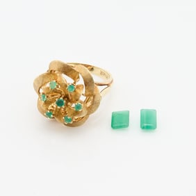 14k Yellow Gold Emerald Ring & 2 Emerald Stones