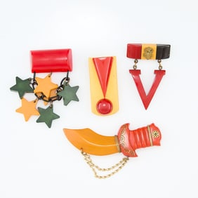 4 Bakelite Brooches - Incl. V for Victory