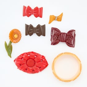 7 Pieces Bakelite Jewelry