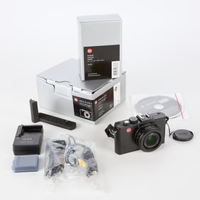 Leica D-Lux 6 Camera w/ Adapter