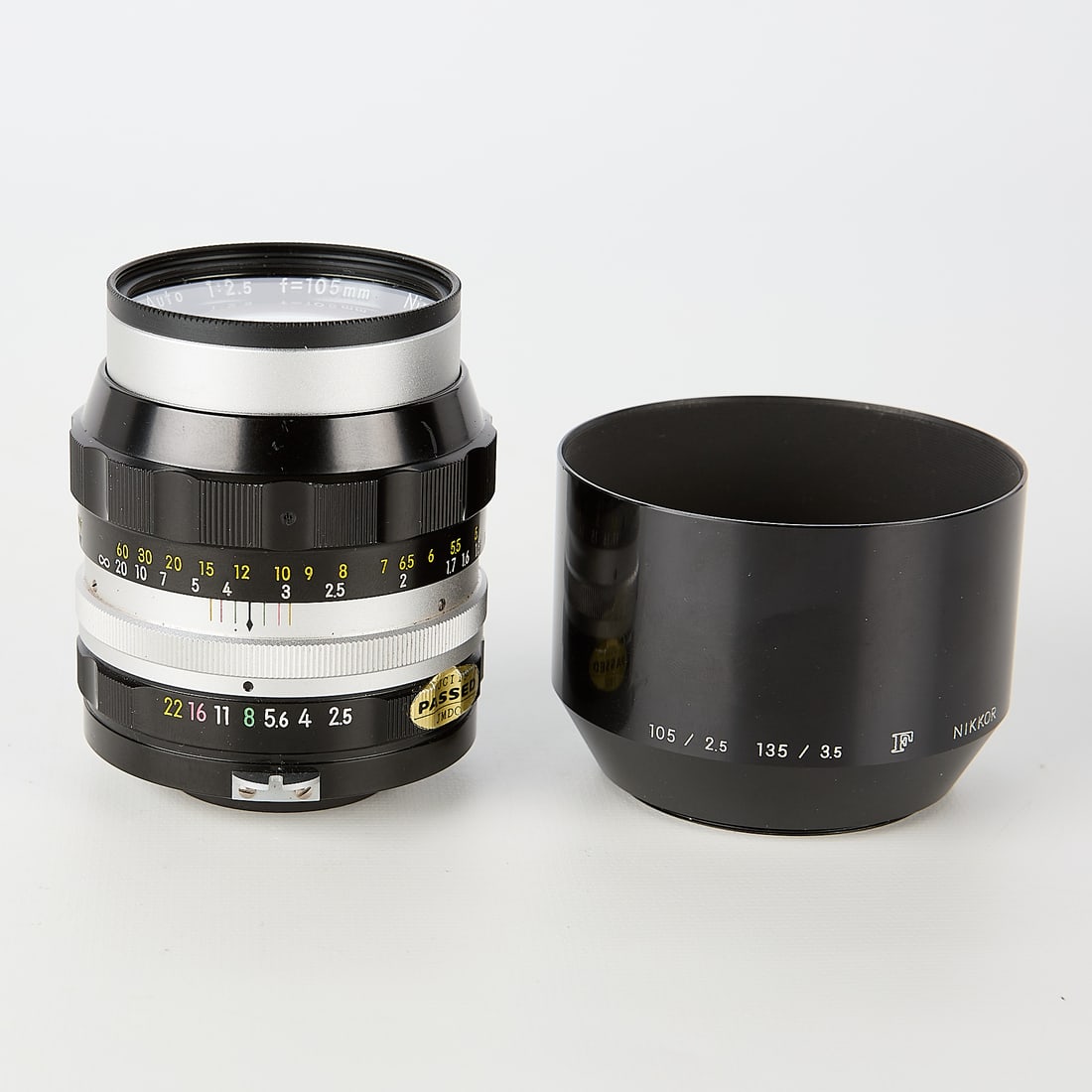 Nikon Nikkor-P Auto 105mm f2.5 Lens w/ Hood (1 of 4)