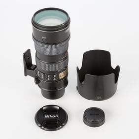 Nikon VR-Nikkor Zoom 70-200mm Lens