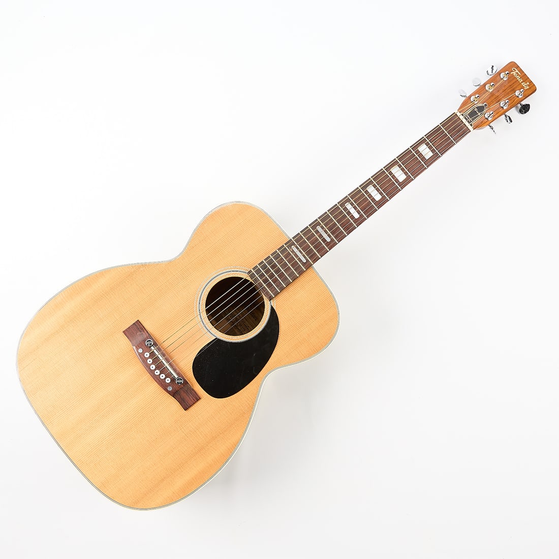 Terada F907 Acoustic Guitar: Acoustic guitar from Terada with model number F907, similar to Jedson F907 or Terada TR1000. Designed after the Martin 000 14-Fret. Marked on interior and on head. Beautiful stripe of inlaid dots on b