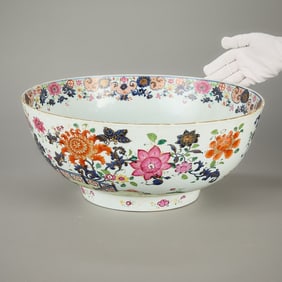 Lrg 18th c. Chinese Famille Rose Porcelain Bowl