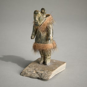 Early Coppermine Mother & Child Carving ca. 1940