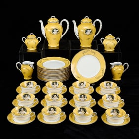 42 Pc Cindy Sherman "Madame de Pompadour" Teaset
