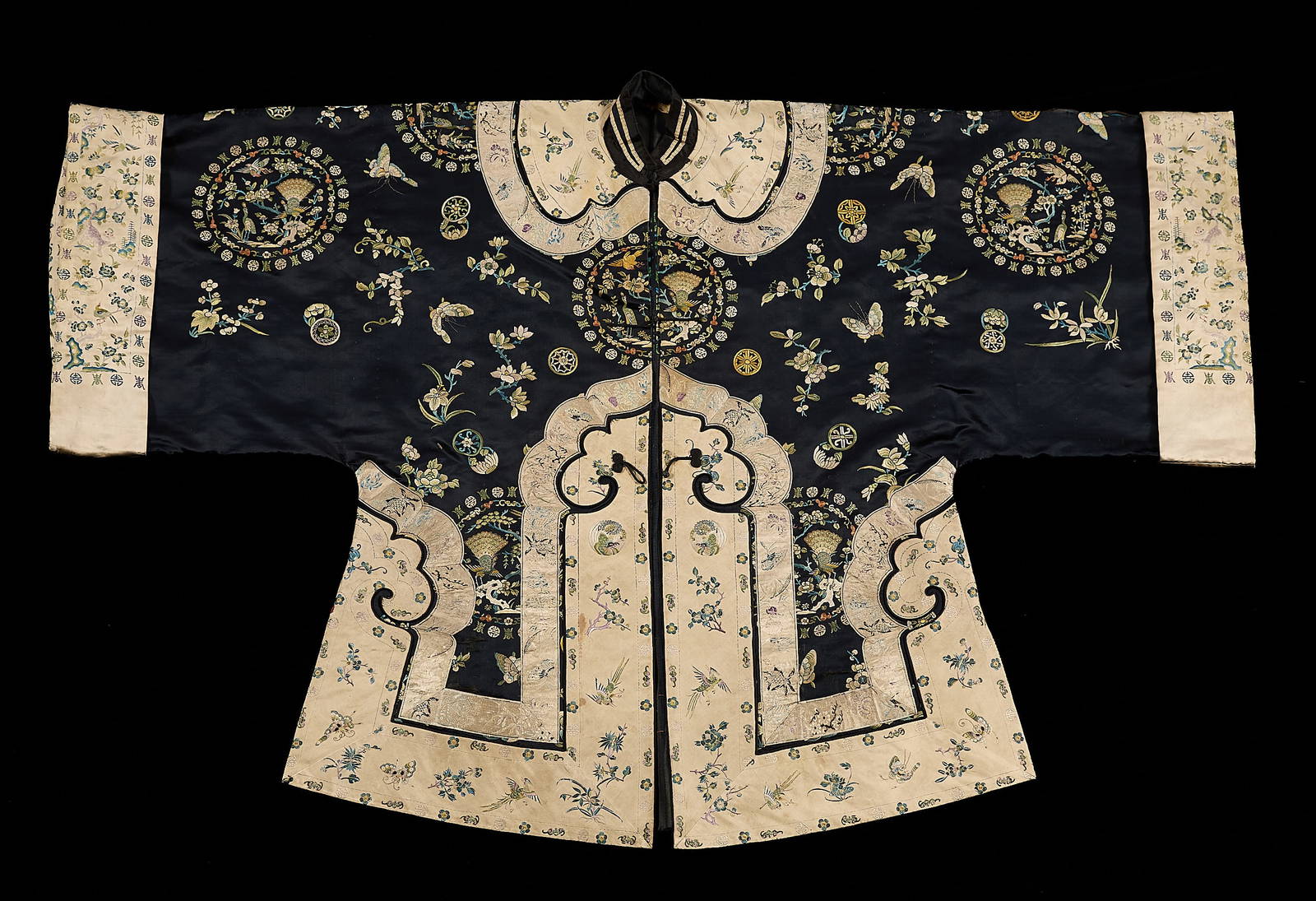 19th c. Chinese Qing Embroidered Silk Waitao Robe
