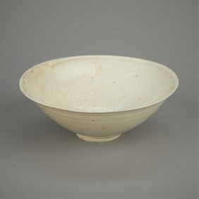 Early Chinese White Crackle Bowl - Damaged