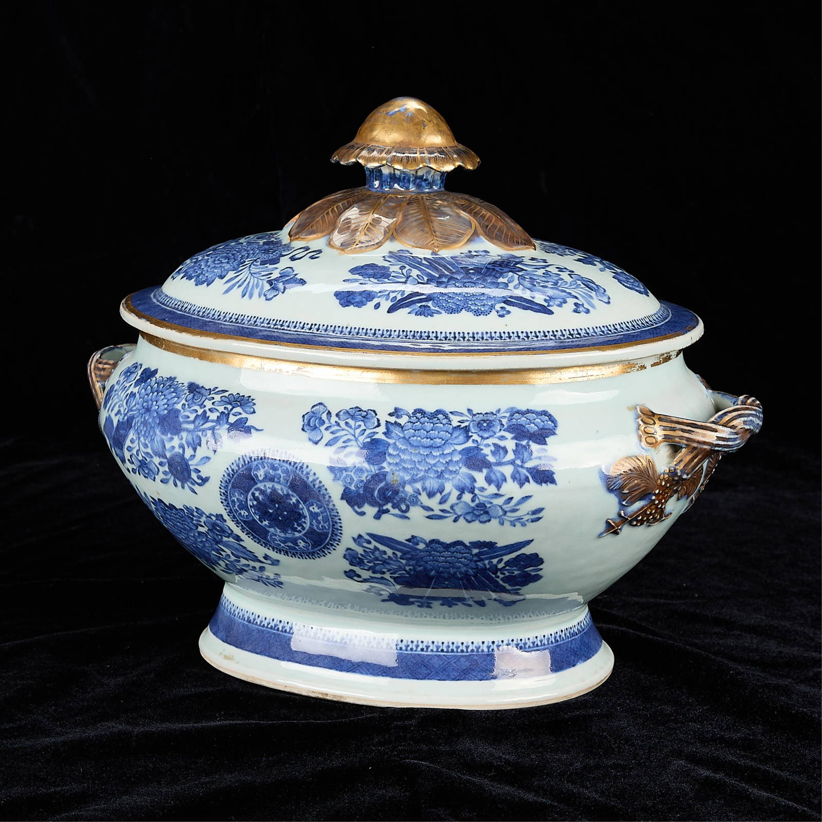 Chinese Export Fitzhugh B&W Porcelain Tureen