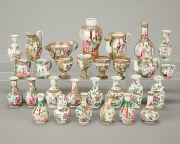 29 Chinese Miniature Famille Rose Porcelain Dishes