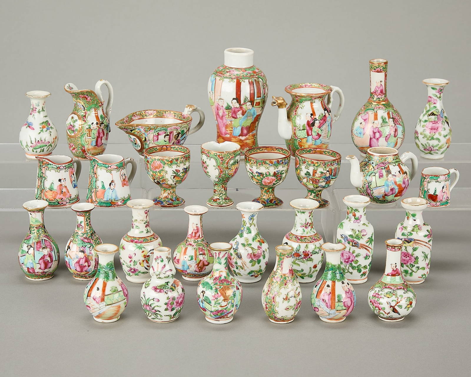 29 Chinese Miniature Famille Rose Porcelain Dishes