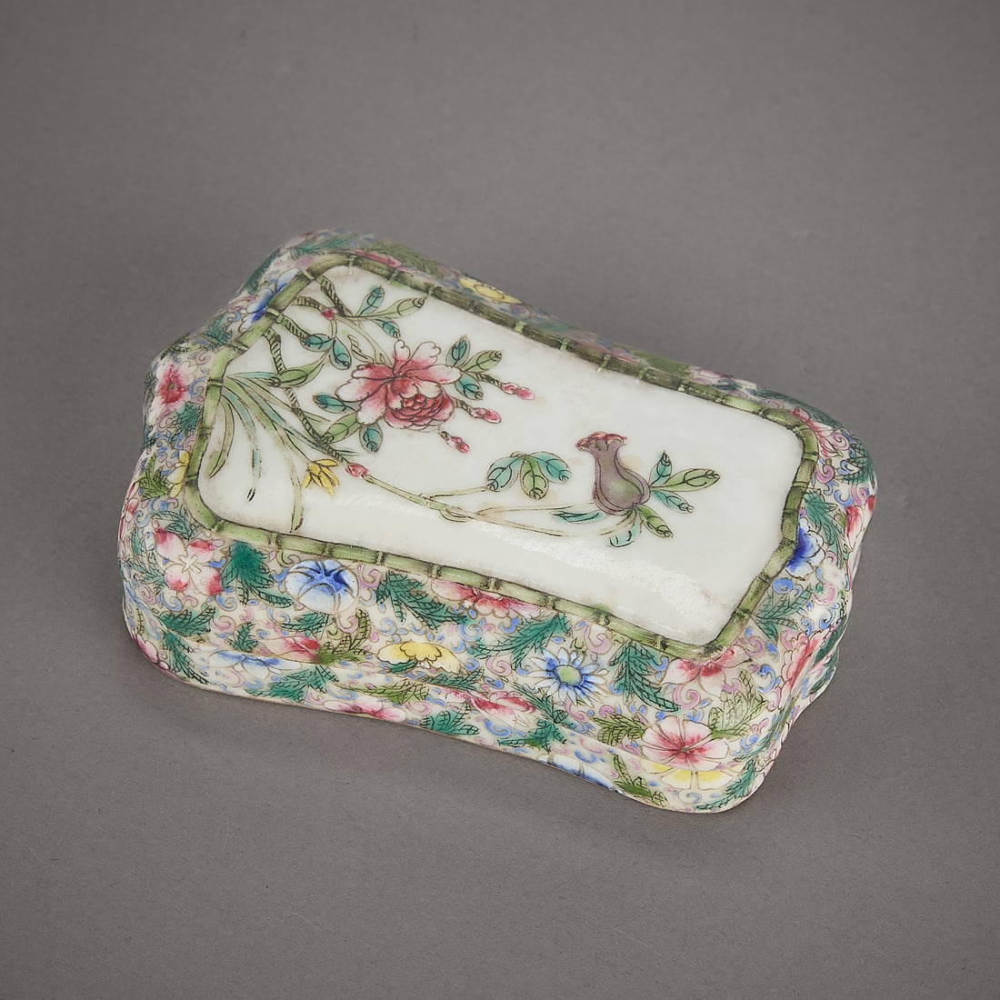 Chinese Famille Rose Porcelain Lidded Trinket Box