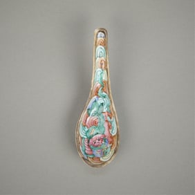 Chinese Qing Foo Dog Porcelain Spoon