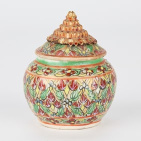 Early 19th c. Thai Bencharong Porcelain Lidded Jar