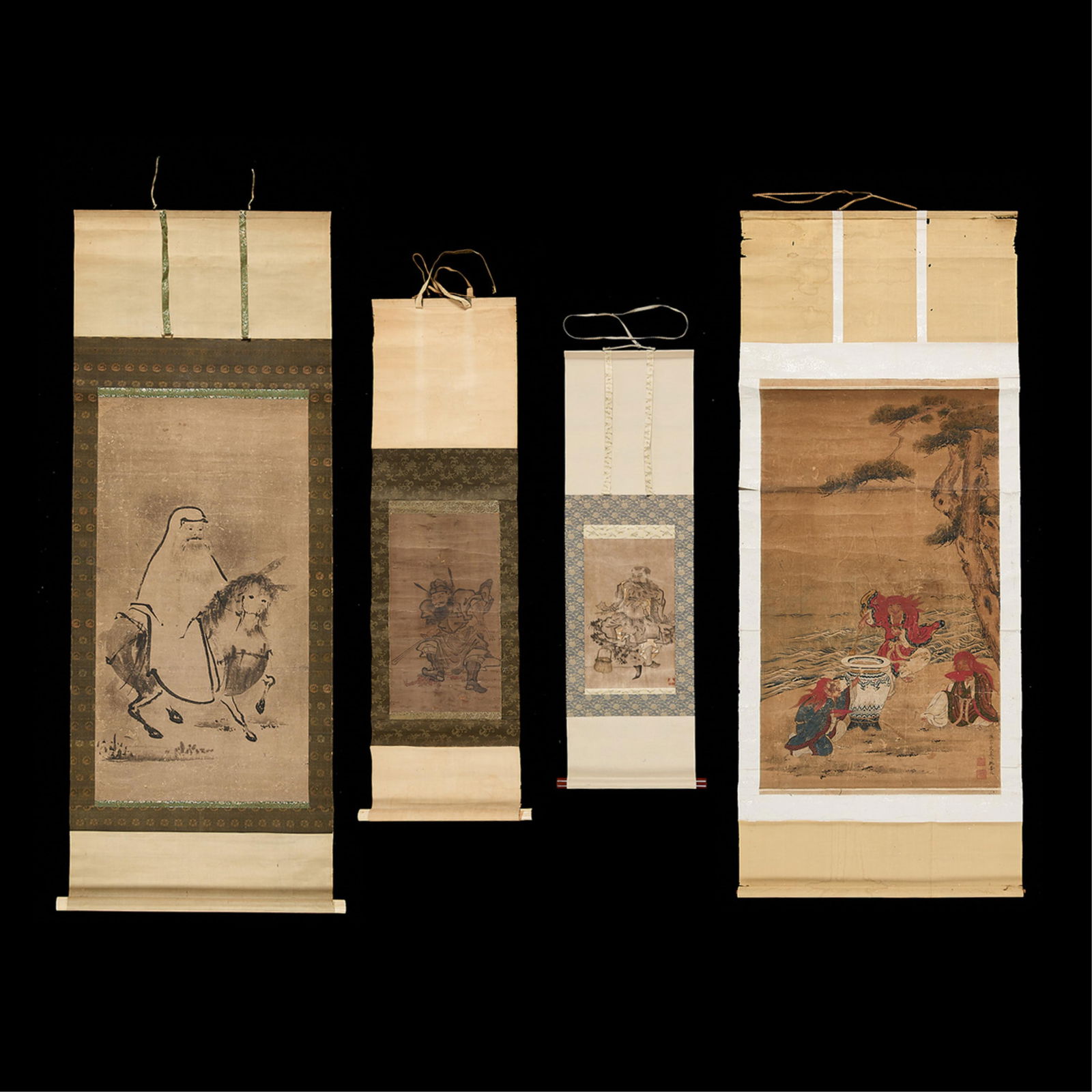 4 Japanese Scroll Paintings of Figures (1 of 11)