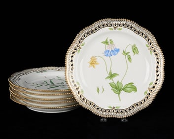 6 Royal Copenhagen Flora Danica Dinner Plates