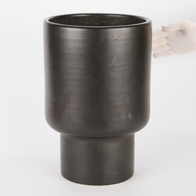 Lrg Gainey Ceramics MCM "P-12" Matte Black Planter