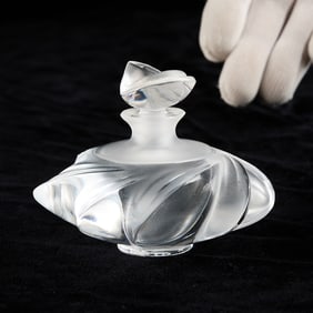 Lalique Crystal Glass "Samoa" Perfume Bottle