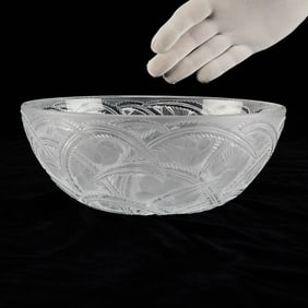 20th c. Lalique Crystal Glass "Pinsons" Bowl
