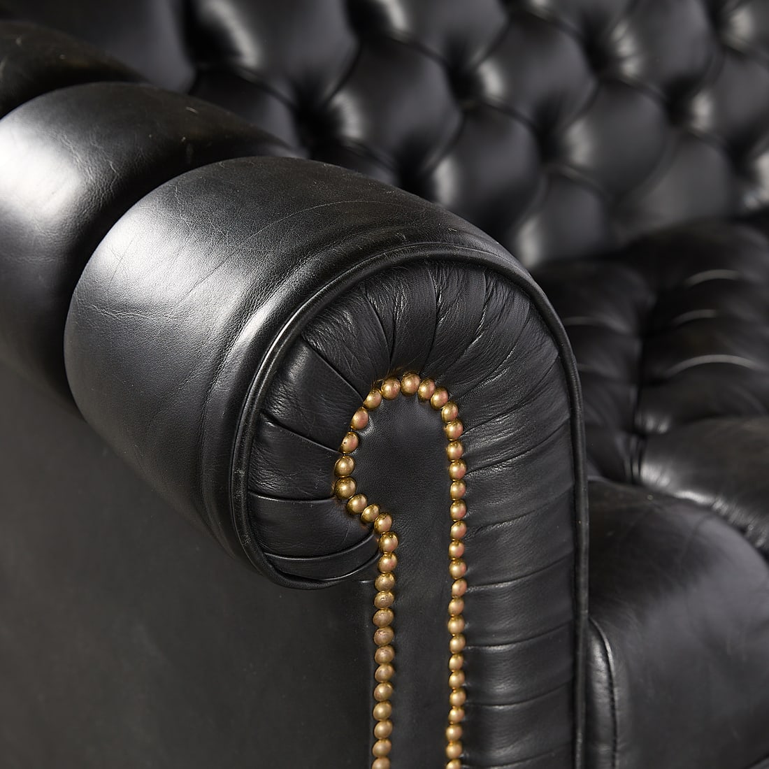 Black Leather Chesterfield Pull Out Sleeper Sofa - 5
