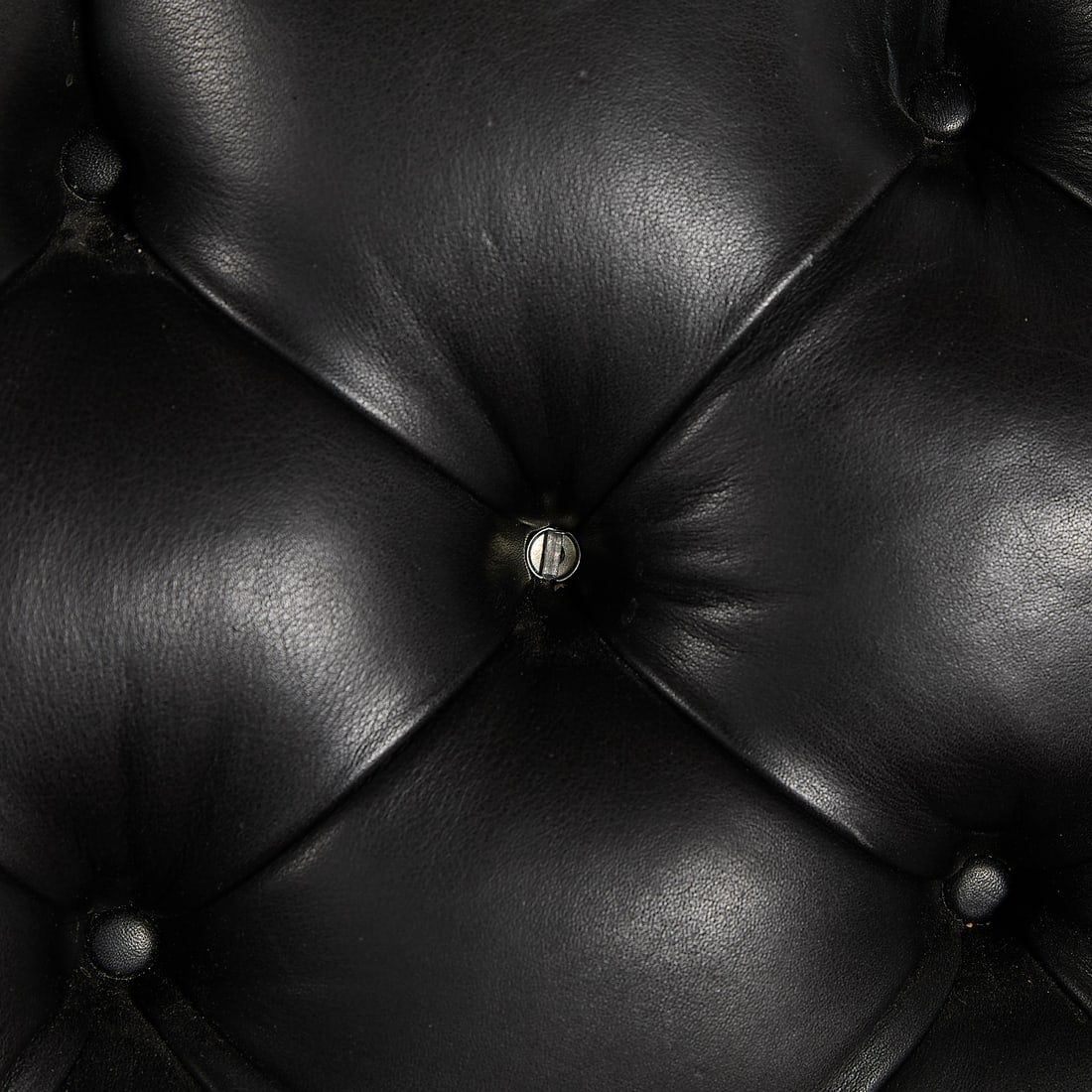 Black Leather Chesterfield Pull Out Sleeper Sofa - 7