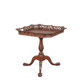 Chippendale Style Snap-Top Pierced Edge Tea Table