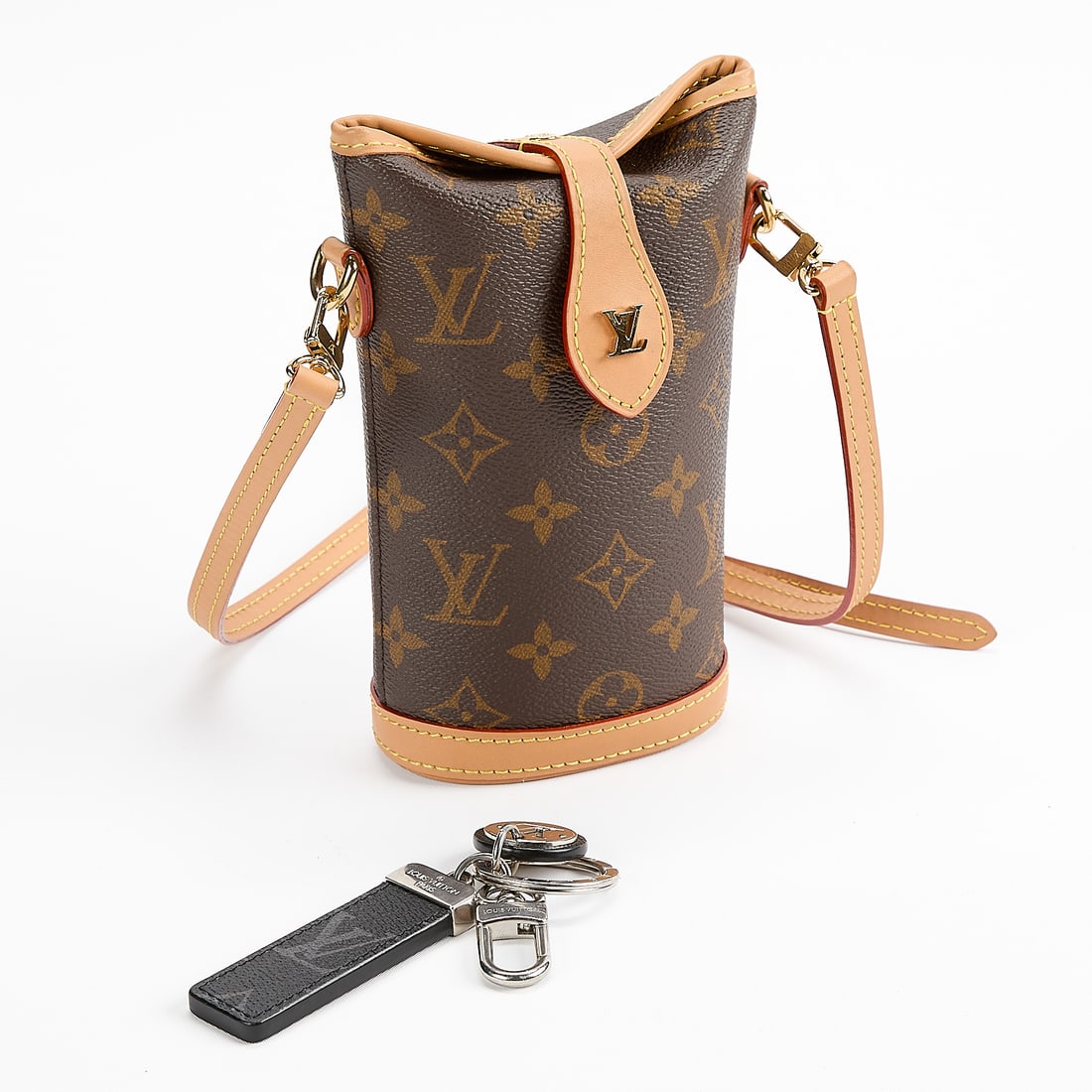 Louis Vuitton Fold Me Pouch & Keychain (1 of 7)