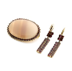 Bohemian Garnet & Gilt Brooch & Earrings