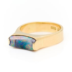 18k Yellow Gold & Opal Ring
