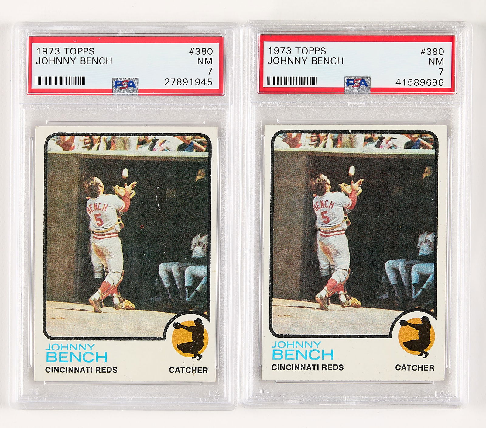 2 1973 Topps #380 Johnny Bench PSA 7: Group of two 1973 Topps #380 Johnny Bench baseball cards. PSA/DNA: 41589696, 2789194. (Case) Height: 5 1/4 in x width: 3 1/4 in.