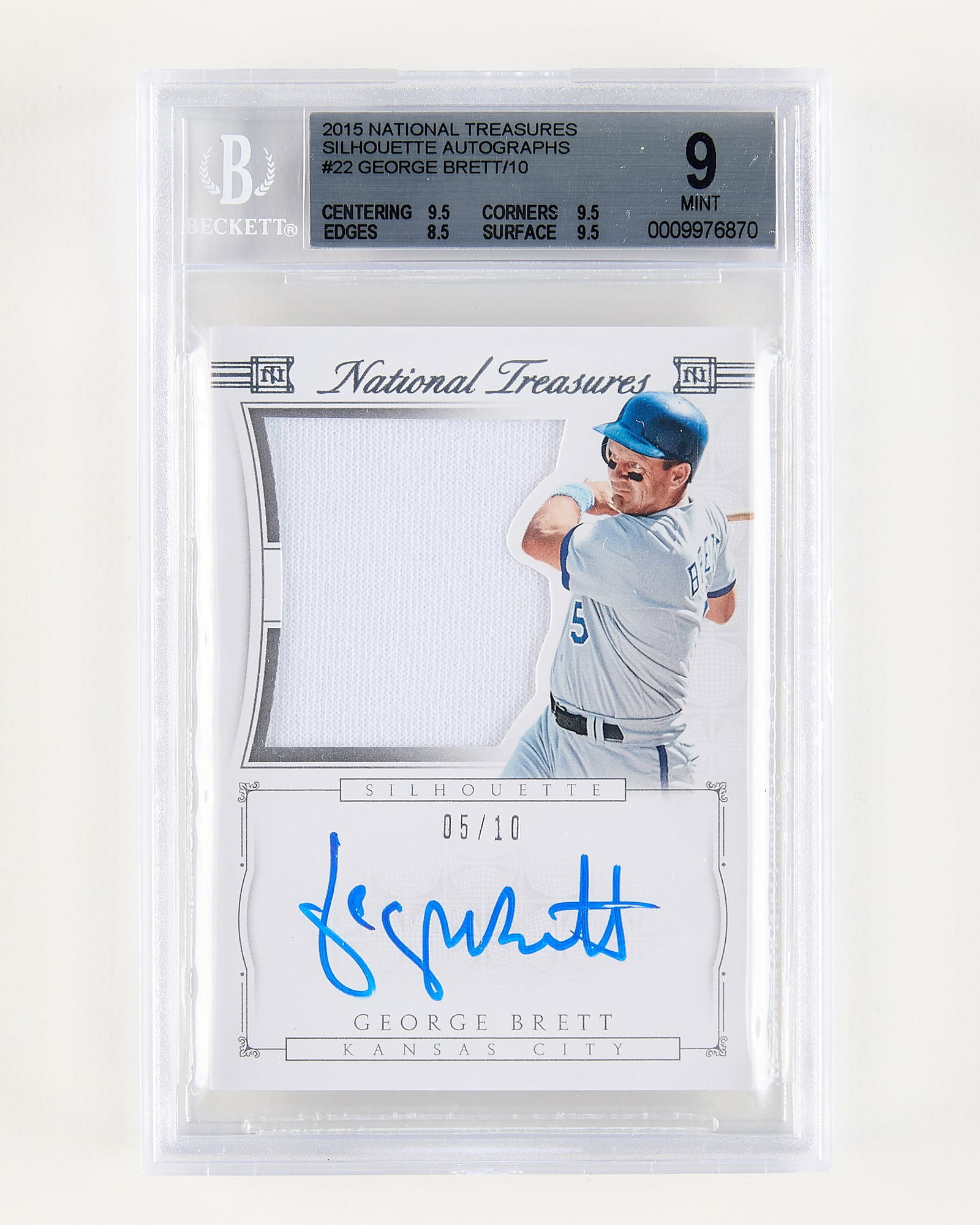 2015 Panini Nat. Treas. Silhouette Auto Brett BGS: 2015 Panini National Treasures silhouette autographs #22 George Brett, 5/10. BGS: 0009976870 Height: 5 1/4 in x width: 3 1/4 in.