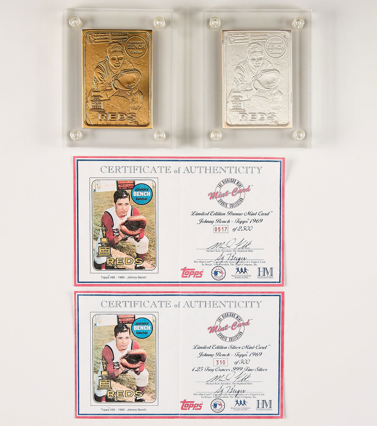 2 Topps Sterling & Bronze Johnny Bench Mint-Cards: Group of two Highland Mint Sports Collection Topps Mint-cards, Johnny Bench 1969, with original packaging, produced 1994. Including:Sterling silver card, 310/500, 4.25 Troy oz.Bronze card, 517/2500.(C