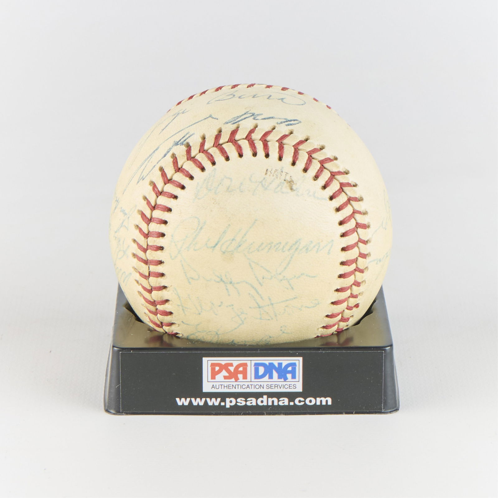 1973 New York Mets Team Signed Baseball: 1973 New York Mets team signed baseball with 19 signatures including: Hall of Fame inductee Yogi Berra, Duffy Dyer, Ed Kranepool, Ed Yost, and many others. The signature of Willie Mays has been