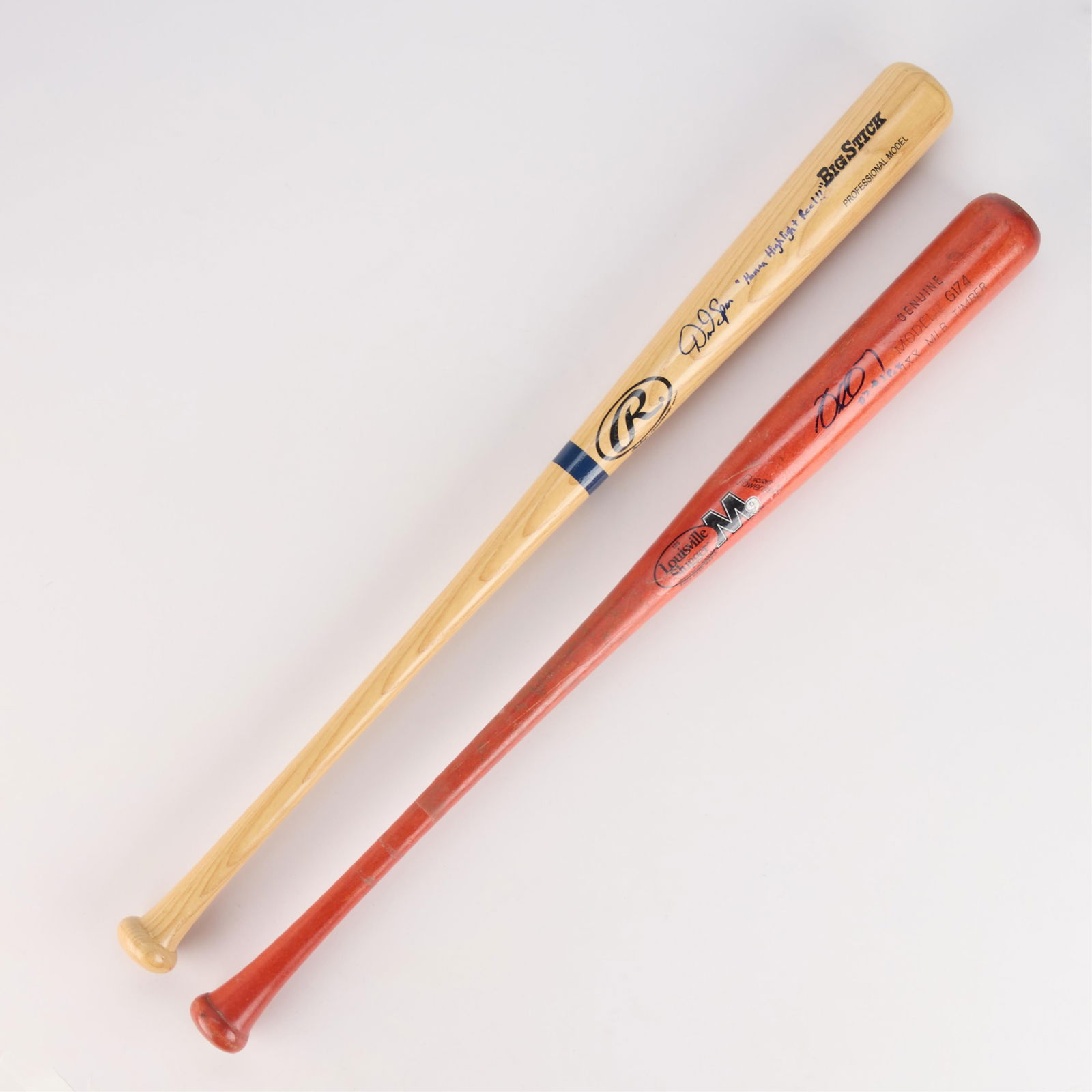 MN Twins Signed & Game Used Bat: Group of two signed baseball bats. Including: Denard Span (MN Twins #2) signed bat. One bat signed and game used by Delmon Young (MN Twnis #21).(Span) length: 34 in x diameter: 2 1/2 in. (Young) lengt