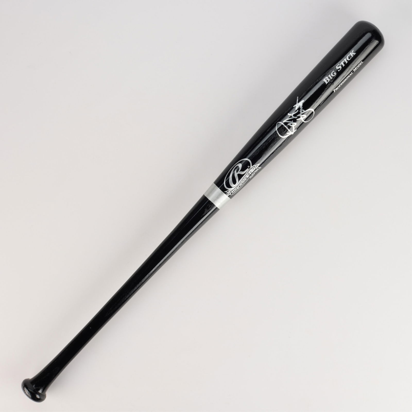 Robin Yount Signed Rawlings Bat PSA/DNA: Black Rawlings Adirondack Big Stick professional model baseball bat singed with silver sharpie. PSA/DNA: 8A12114. Bat length: 34 in.