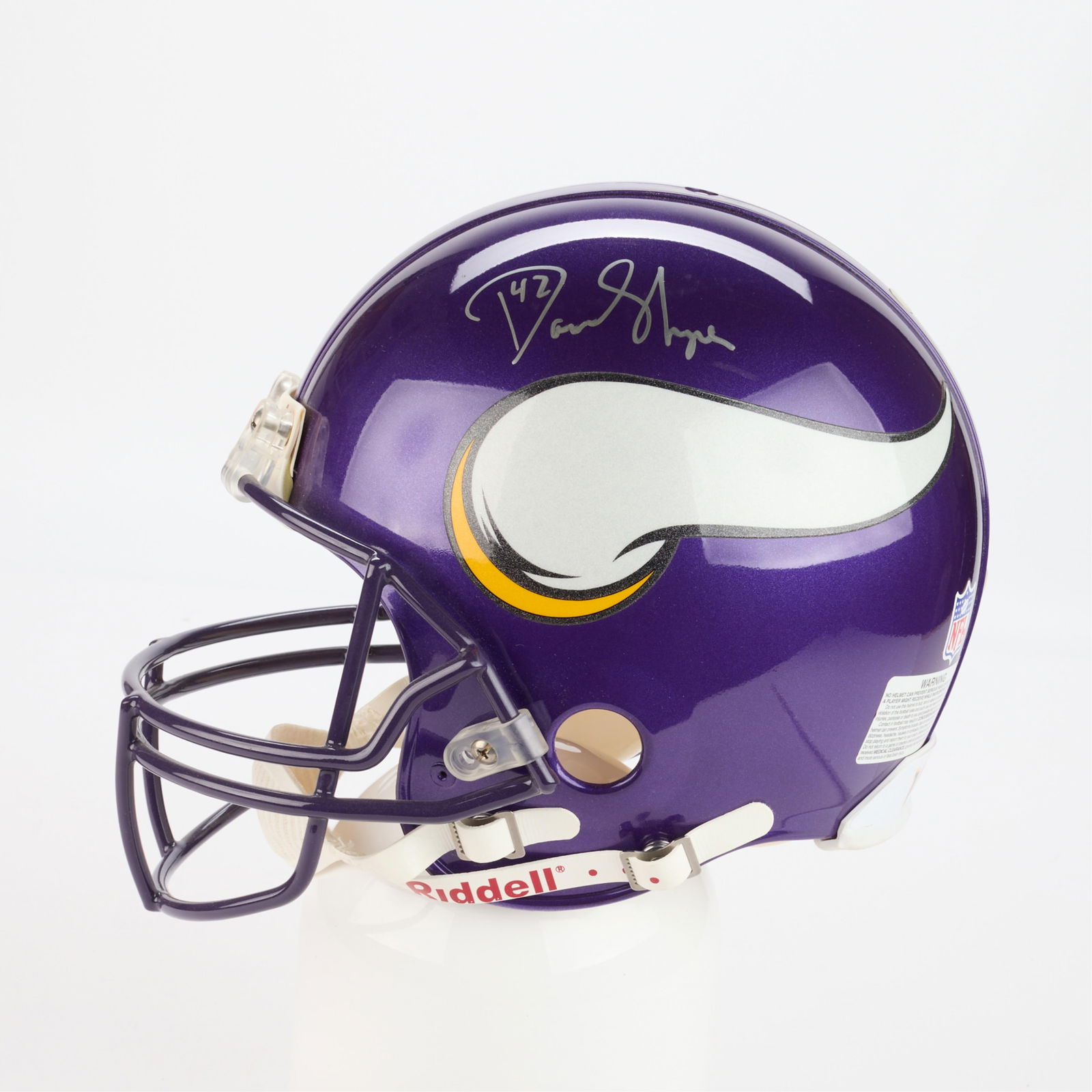 Darren Sharper Vikings Helmet Signed: Darren Sharper signed Minnesota Vikings full-sized football helmet. Riddell On Field pro line size large helmet. With a NFL-PSA-DNA certificate of authenticity and sticker 1N39362.(Box) height: 10 1/4