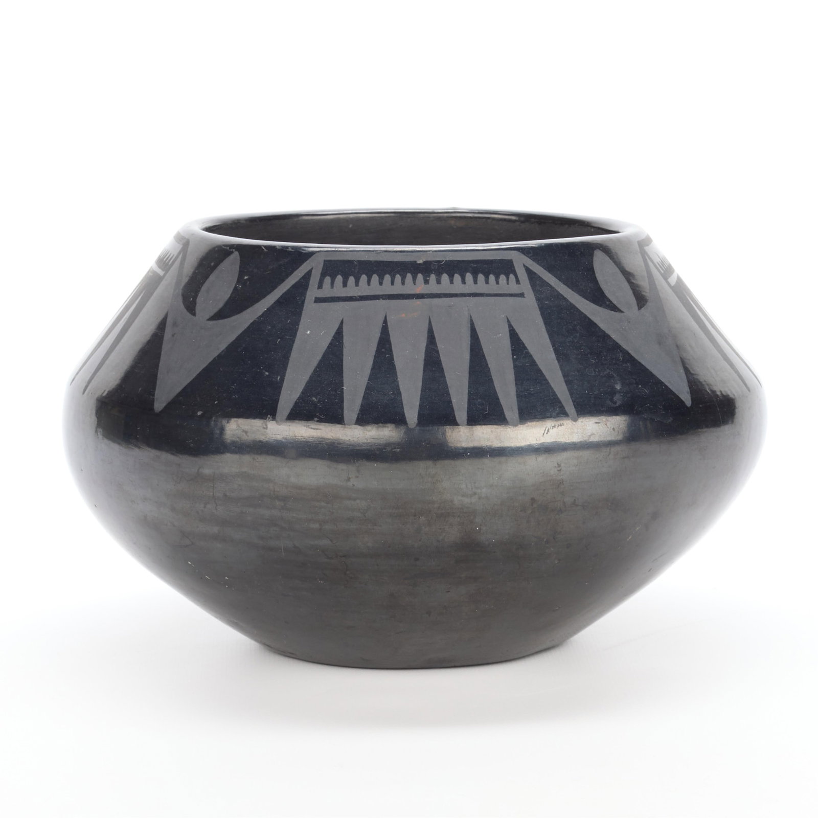 Maria Martinez San Ildefonso Pueblo Blackware Pot (1 of 4)